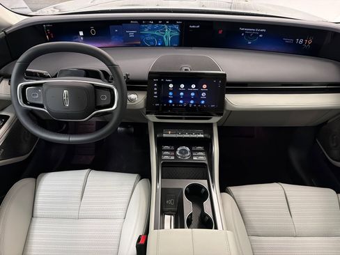 New 2026 Lincoln Nautilus Reserve image 19