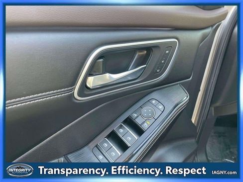 Certified 2023 Nissan Rogue Platinum w/ Platinum Premium Package image 17