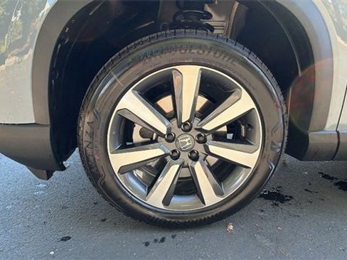 New 2025 Honda Pilot Touring image 10