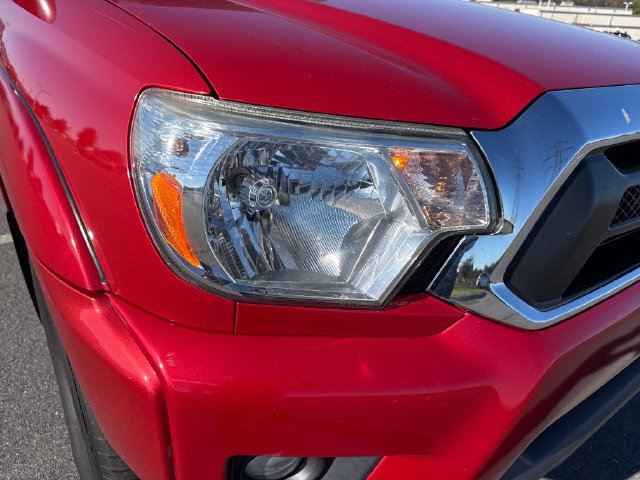 Used 2015 Toyota Tacoma 4x4 Double Cab w/ SR5 Package image 12