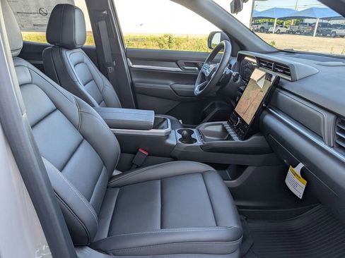 New 2026 GMC Terrain Elevation w/ Elevation Premium Package FWD image 30