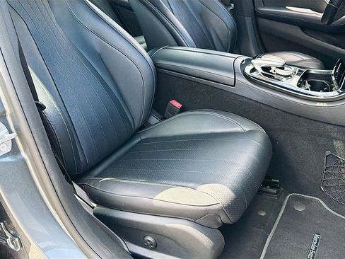 Used 2017 Mercedes-Benz E 300 4MATIC image 29
