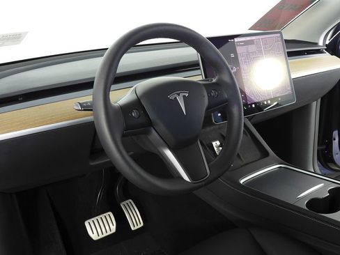 Used 2024 Tesla Model Y Performance image 30