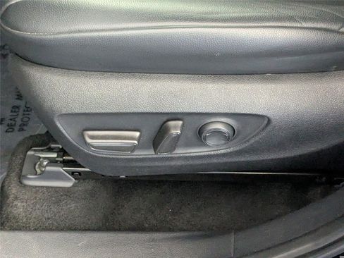 Certified 2023 Toyota Highlander XLE image 13