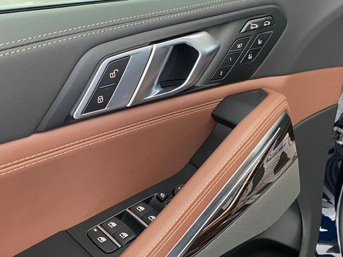 New 2026 BMW X6 xDrive40i w/ Climate Comfort Package image 21