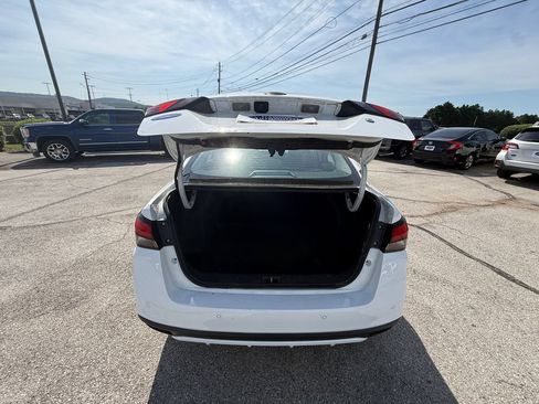Used 2023 Nissan Versa S FWD image 13