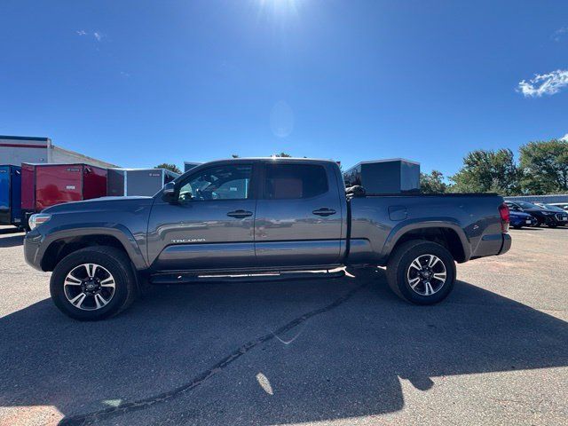 Used 2019 Toyota Tacoma SR5 AWD/4WD image 4