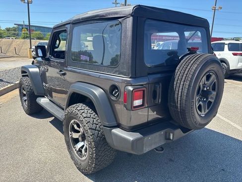 Used 2020 Jeep Wrangler Sport AWD/4WD image 3