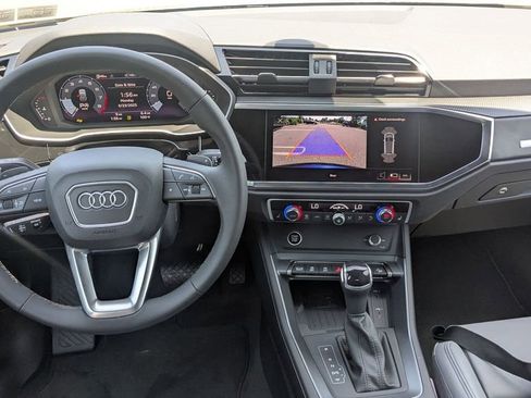 New 2025 Audi Q3 2.0T Premium image 9