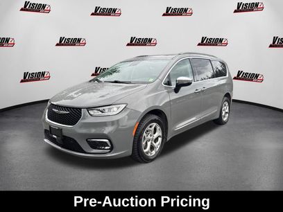 Used 2023 Chrysler Pacifica Limited