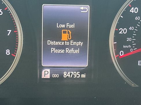 Used 2016 Toyota Camry SE FWD image 23