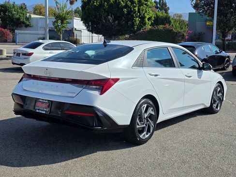 Used 2024 Hyundai Elantra Limited FWD image 5