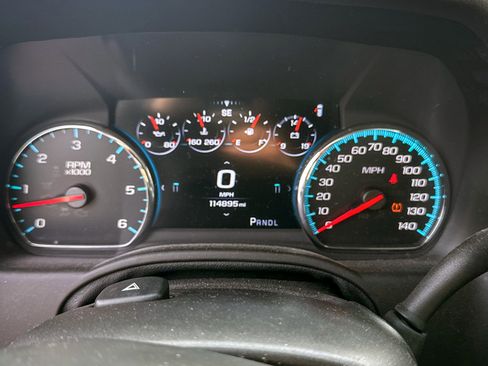 Used 2017 GMC Yukon XL SLT w/ Open Road Package image 25