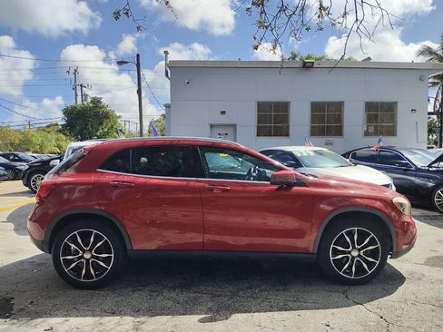 Used 2017 Mercedes-Benz GLA 250 w/ Premium Package image 11