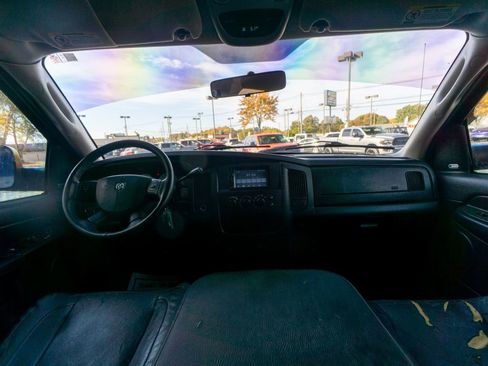 Used 2004 Dodge Ram 1500 Truck SLT w/ Quad Cab Value Group image 2