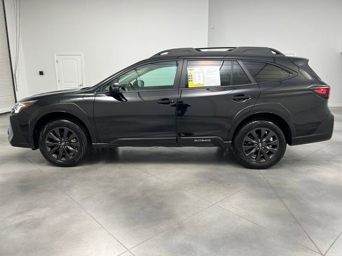 Used 2025 Subaru Outback Onyx Edition image 4