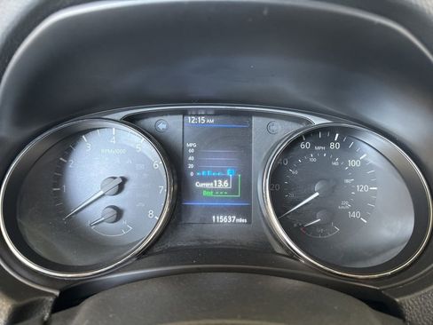 Used 2019 Nissan Rogue SV FWD image 12