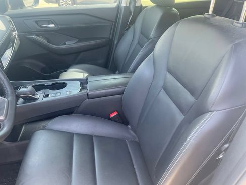 Used 2025 Nissan Rogue SL FWD image 10