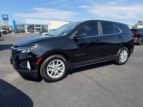 Used 2024 Chevrolet Equinox LT FWD image 3