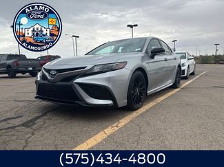 Used 2022 Toyota Camry SE image 1