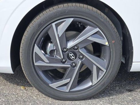 New 2026 Hyundai Elantra Limited image 9