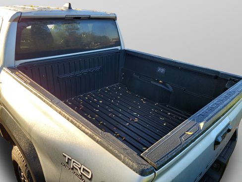 Used 2024 Toyota Tacoma TRD Off-Road image 5