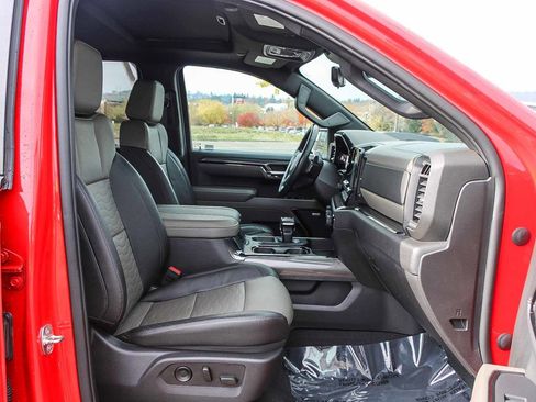 Used 2023 Chevrolet Silverado 1500 ZR2 w/ Technology Package image 13