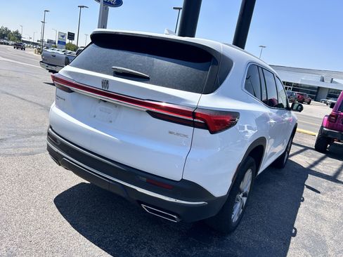 Used 2025 Buick Enclave Preferred AWD/4WD image 5