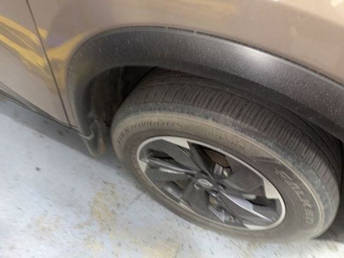 Used 2024 Nissan Rogue SV image 9