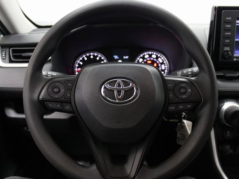 Used 2021 Toyota RAV4 LE image 31