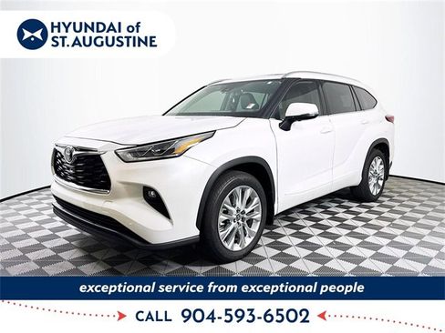 Used 2023 Toyota Highlander Limited image 1