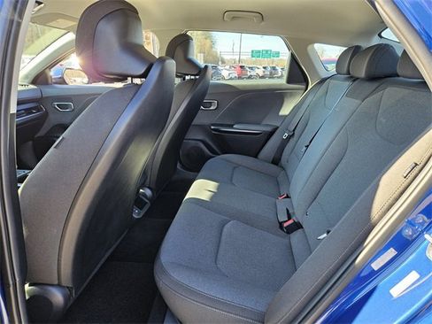 Used 2025 Kia K4 LXS image 9