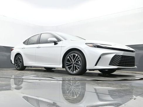 New 2026 Toyota Camry XLE image 24