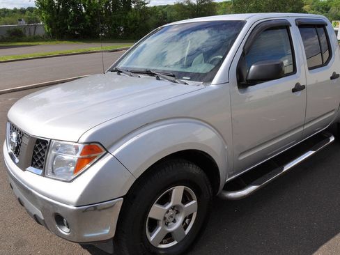 Used 2008 Nissan Frontier SE w/ SE Value Truck Pkg RWD image 3