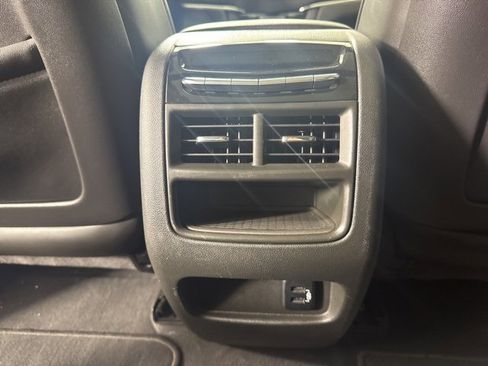 Used 2017 Cadillac XT5 Luxury w/ Driver Awareness Package image 13