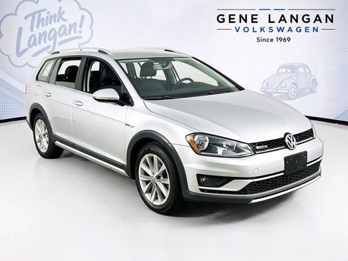 Used 2017 Volkswagen Golf Alltrack S AWD/4WD image 3