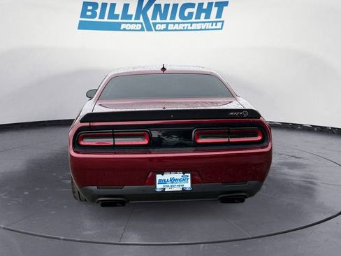 Used 2018 Dodge Challenger SRT Hellcat RWD image 4
