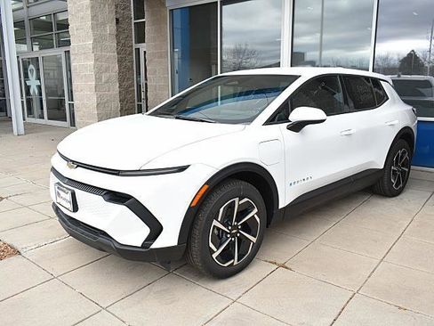 New 2026 Chevrolet Equinox EV LT image 3