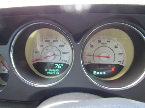Used 2011 Dodge Challenger RWD image 23