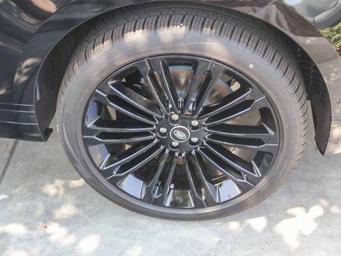 New 2026 Land Rover Range Rover Velar Dynamic SE image 9