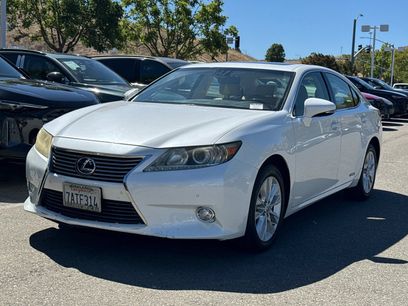 Used 2013 Lexus ES 300h w/ Premium Pkg