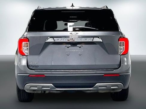 Used 2021 Ford Explorer XLT w/ Equipment Group 202A RWD image 6
