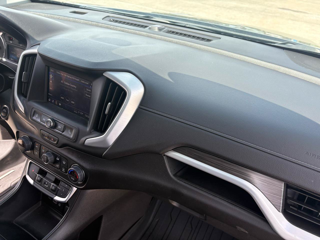 Used 2024 GMC Terrain SLE w/ Driver Convenience Package FWD image 40