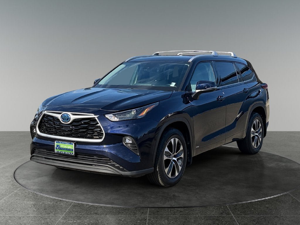 Used 2022 Toyota Highlander XLE AWD/4WD image 4