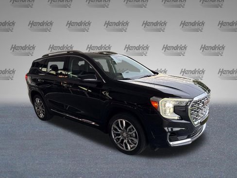 Used 2024 GMC Terrain Denali w/ Denali Premium Package AWD/4WD image 2