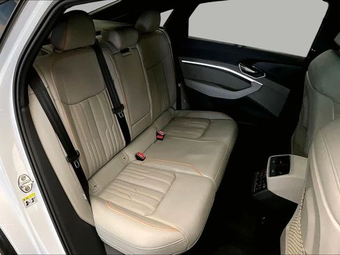 Certified 2024 Audi Q8 e-tron Prestige w/ Prestige Package AWD/4WD image 18