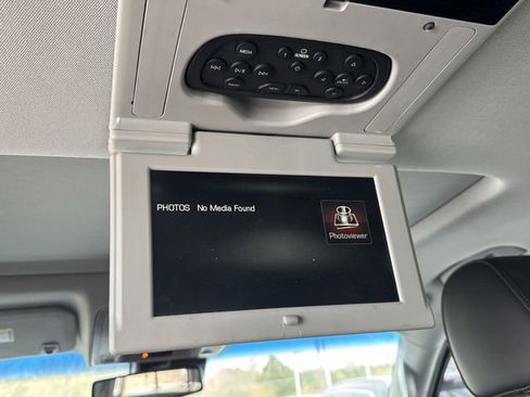 Used 2015 GMC Yukon Denali w/ Premium Package image 24