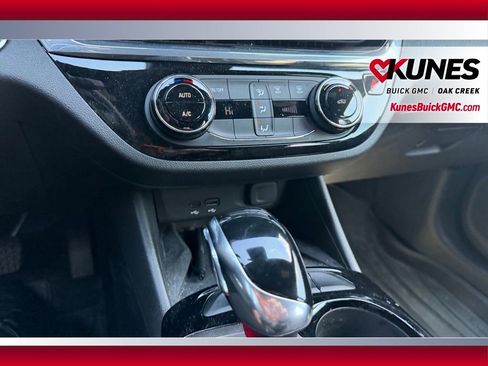 Used 2025 Buick Envista Sport Touring w/ Convenience II Package image 16