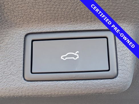 Used 2025 Volkswagen ID. Buzz Pro S RWD image 14