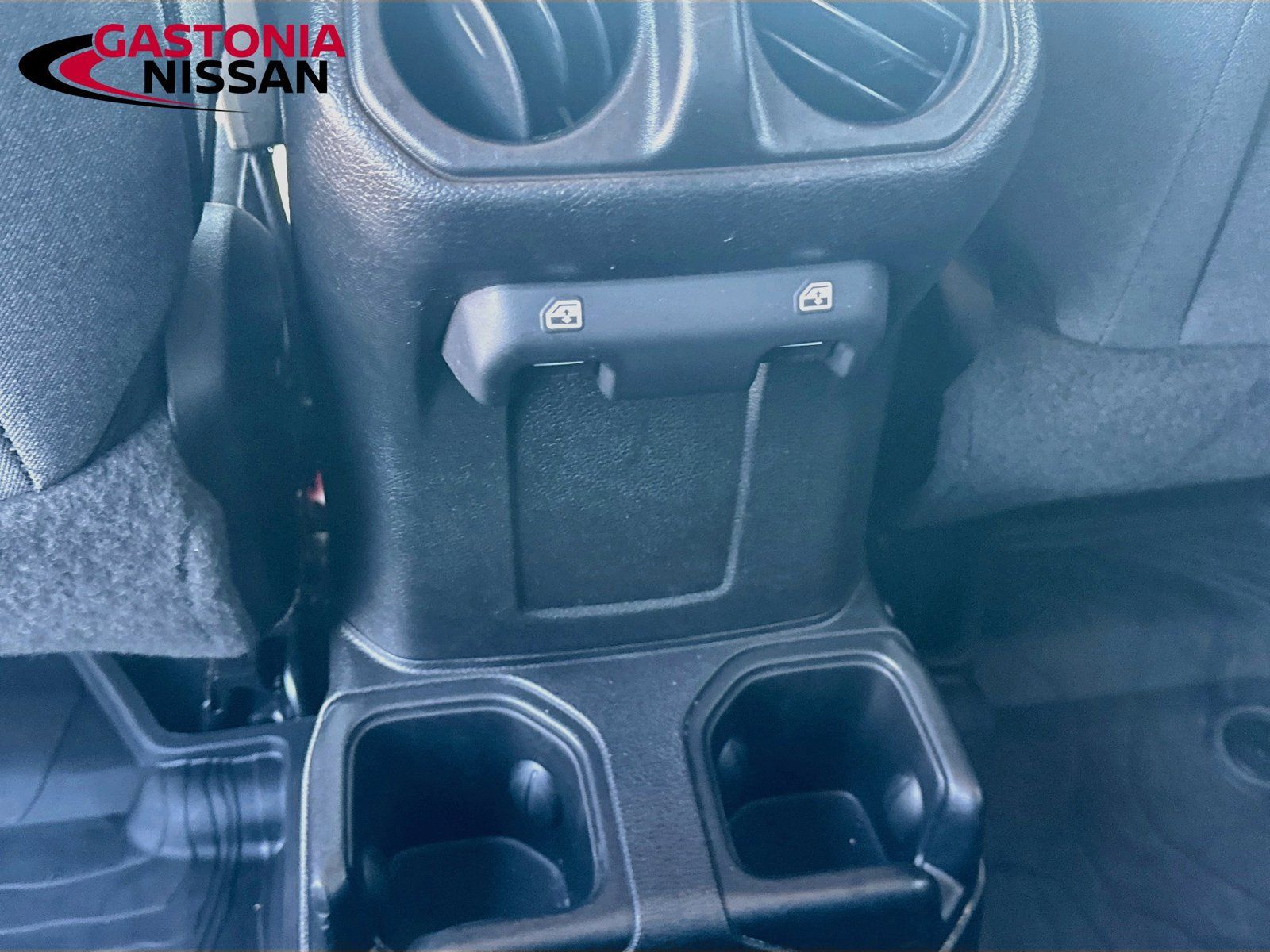 Used 2025 Jeep Wrangler Unlimited Sport AWD/4WD image 32